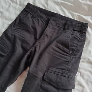 Uniqlo Cargo Joggers / Pants in Men's size small